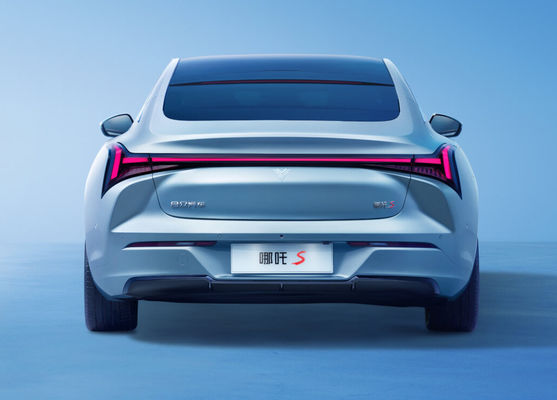 170kw điện thể thao Neta EV xe 4 chỗ ngồi 715km độ bền