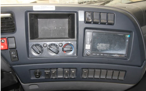 Công việc nặng 40T Cap máy kéo 6x4 CNG chạy xe tải ưng chiếu 8 bánh xe
